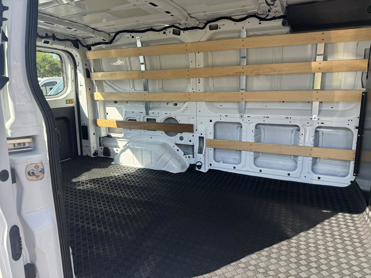 Used 2025 Ford Transit 250 Low Roof w/ Exterior Upgrade Package RWD image 8