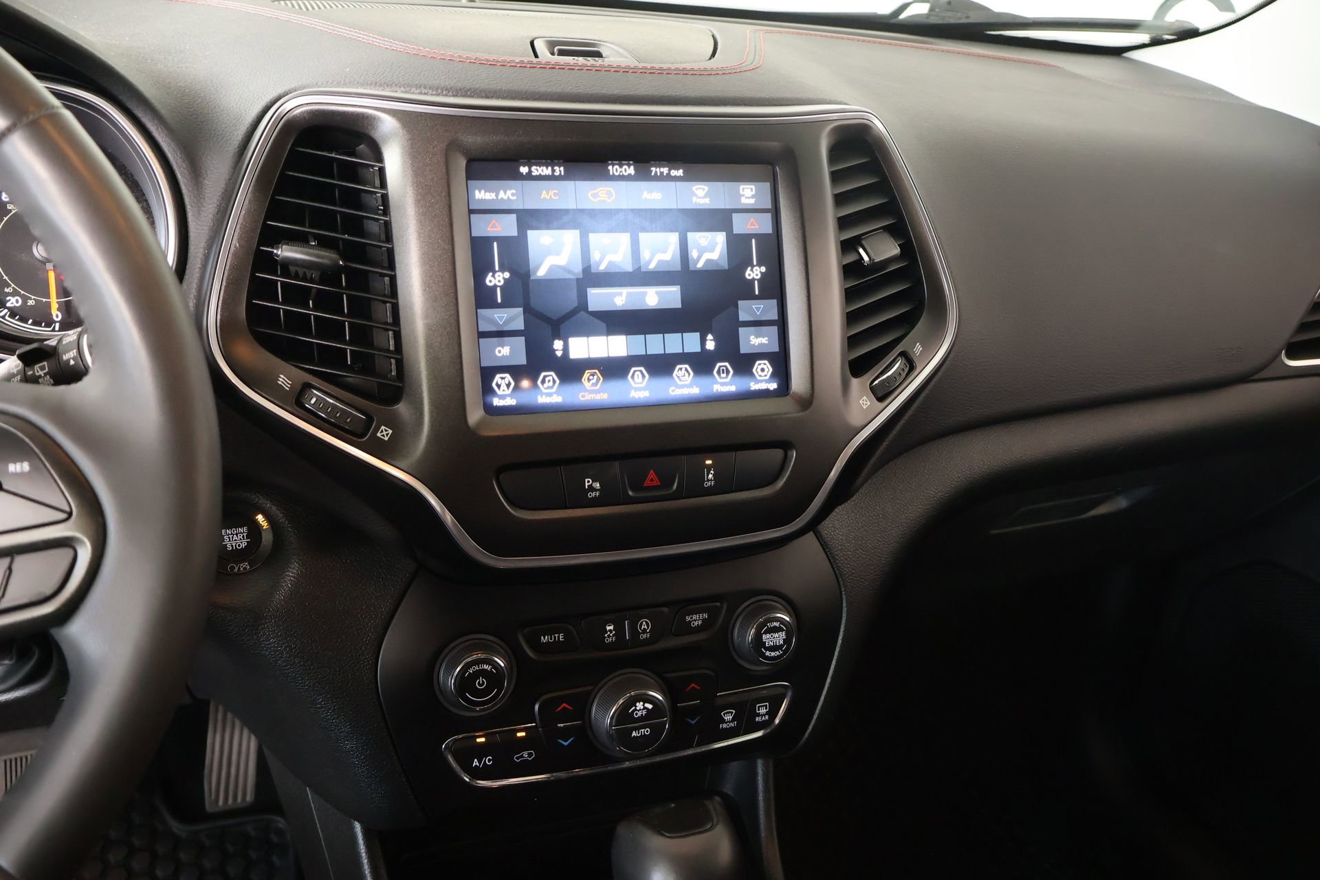 Used 2021 Jeep Cherokee Trailhawk w/ Comfort/Convenience Group AWD/4WD image 5