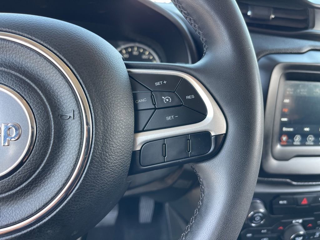 Used 2018 Jeep Renegade Latitude image 17