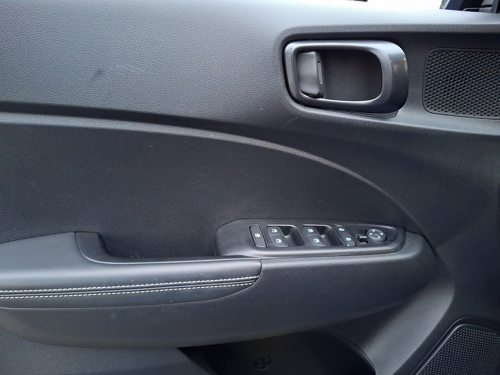 Certified 2023 Hyundai Venue Limited image 12