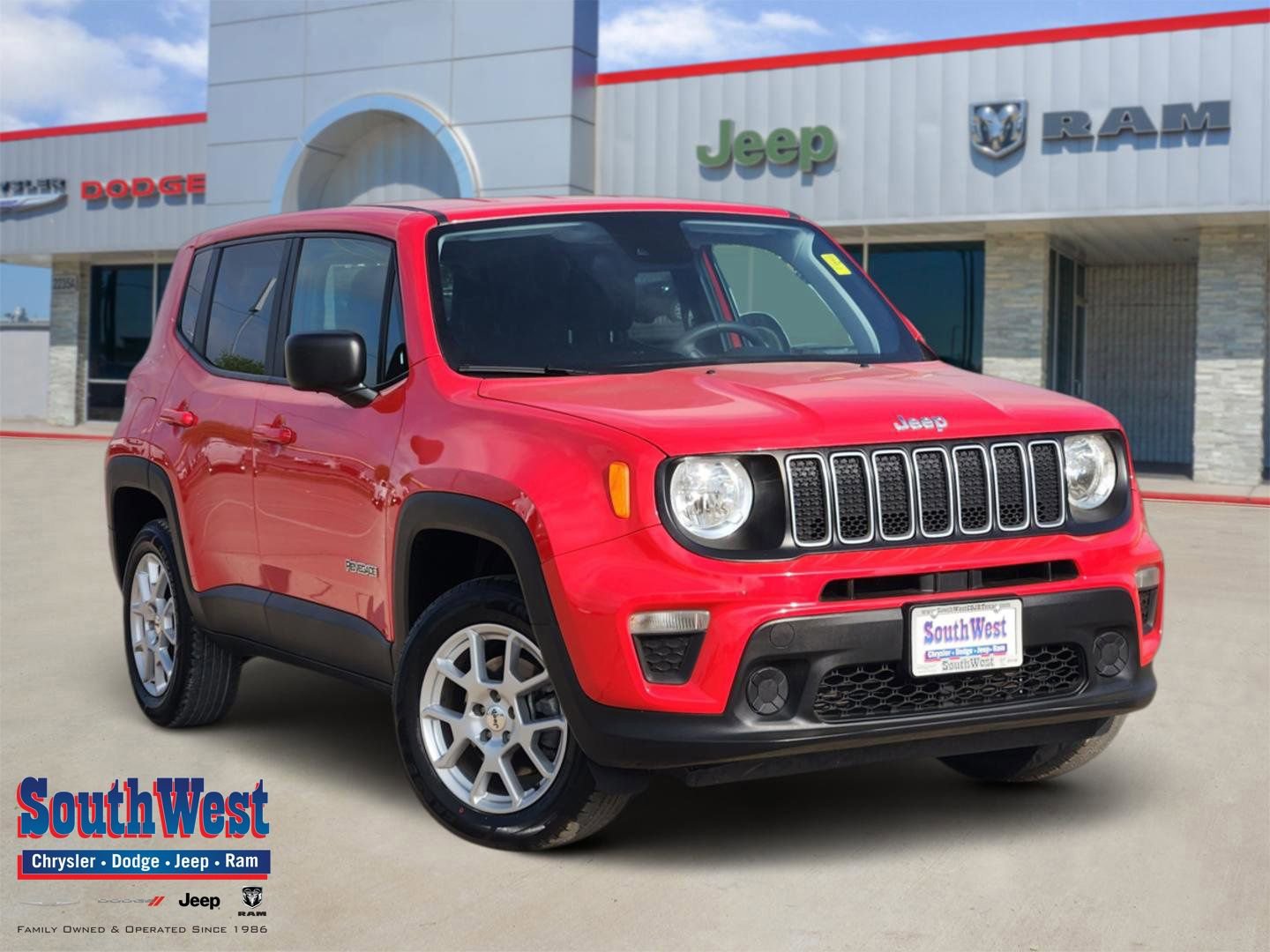 Used 2023 Jeep Renegade Latitude AWD/4WD image 1