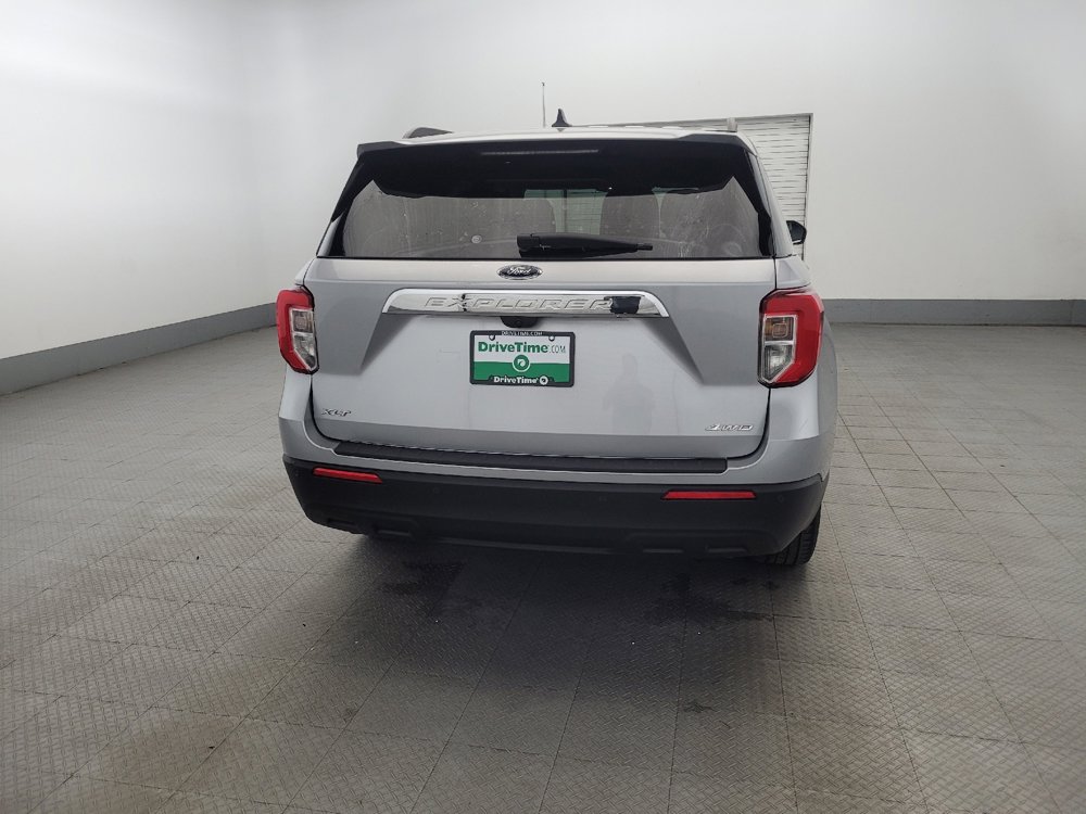Used 2022 Ford Explorer XLT image 7