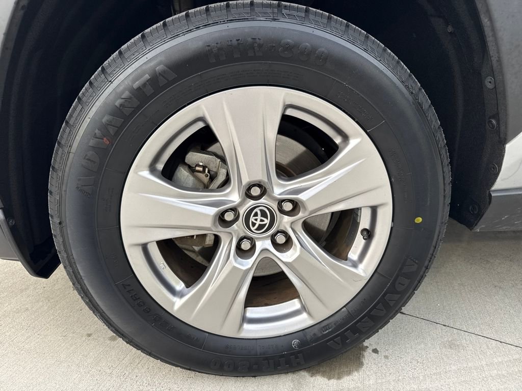 Used 2022 Toyota RAV4 XLE image 11