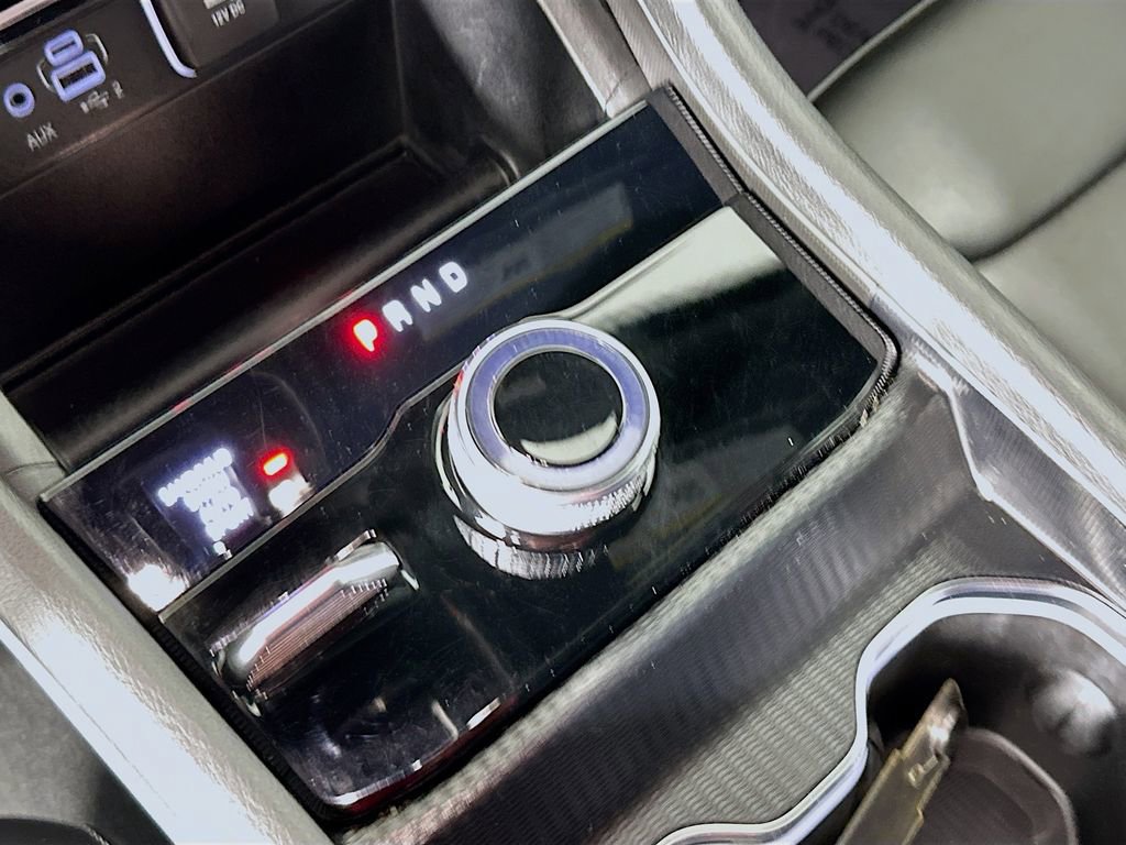 Used 2024 Jeep Grand Cherokee Limited w/ Black Appearance Package image 18