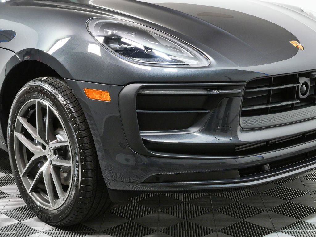 New 2026 Porsche Macan AWD/4WD image 30
