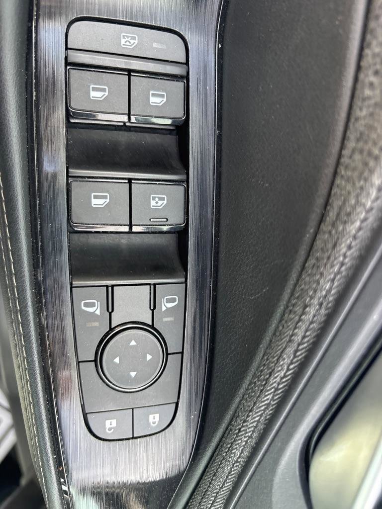 Used 2023 Nissan Rogue SV image 20