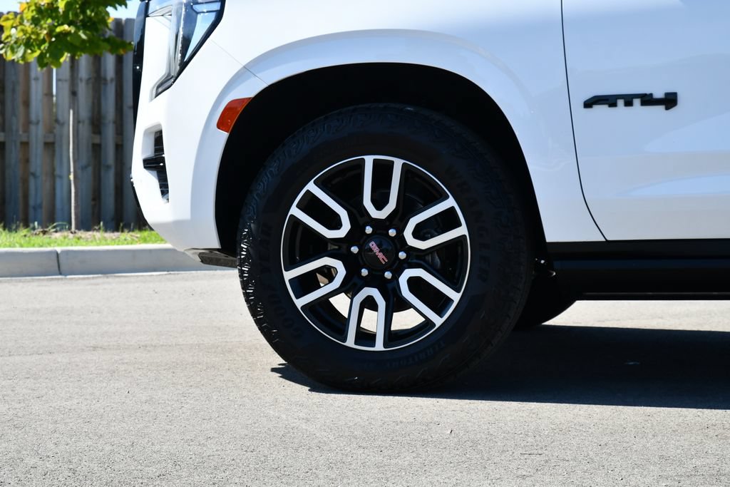 Used 2024 GMC Yukon AT4 w/ AT4 Premium Package AWD/4WD image 12
