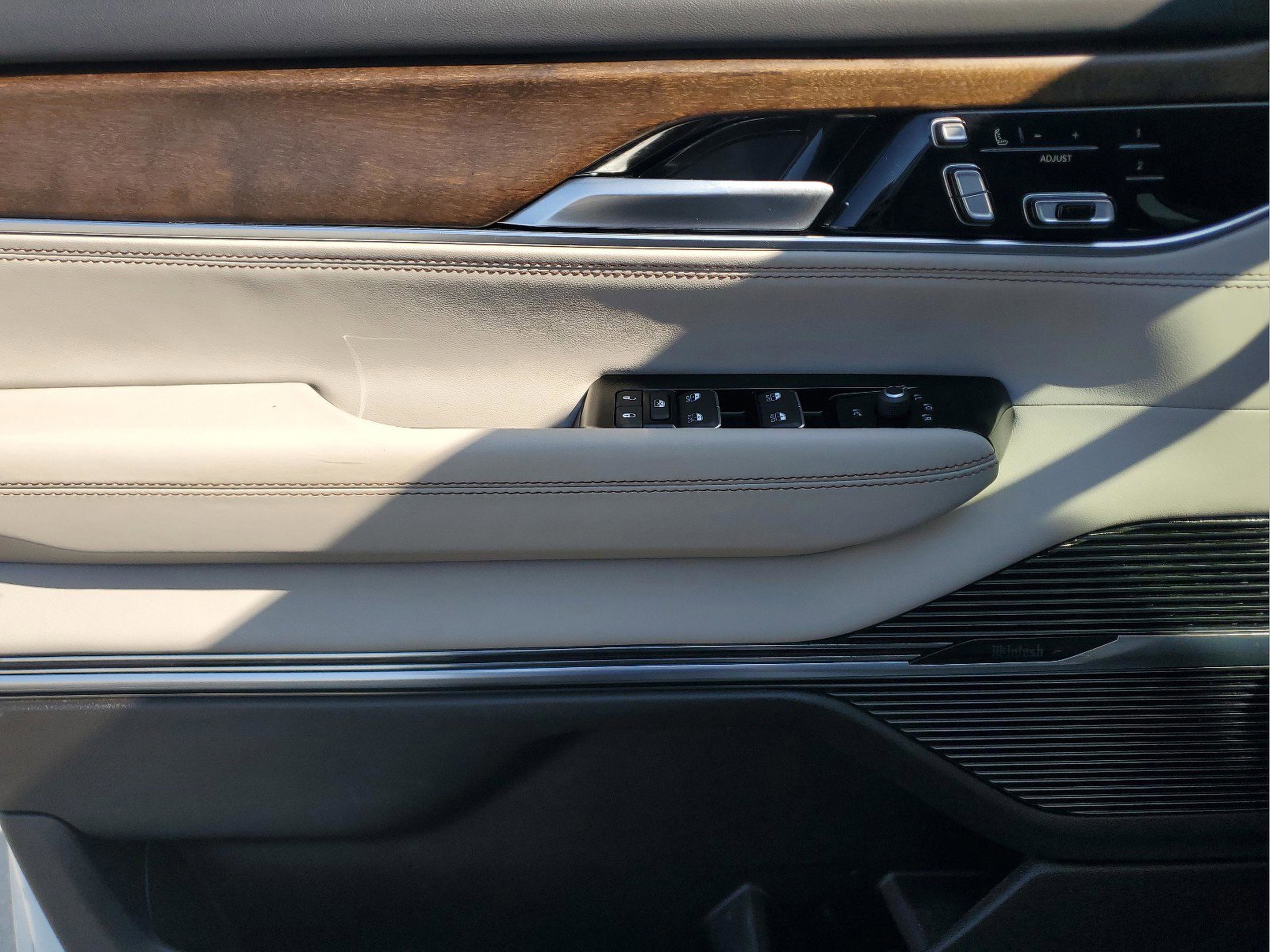 Used 2023 Jeep Grand Wagoneer L 4X4 image 12