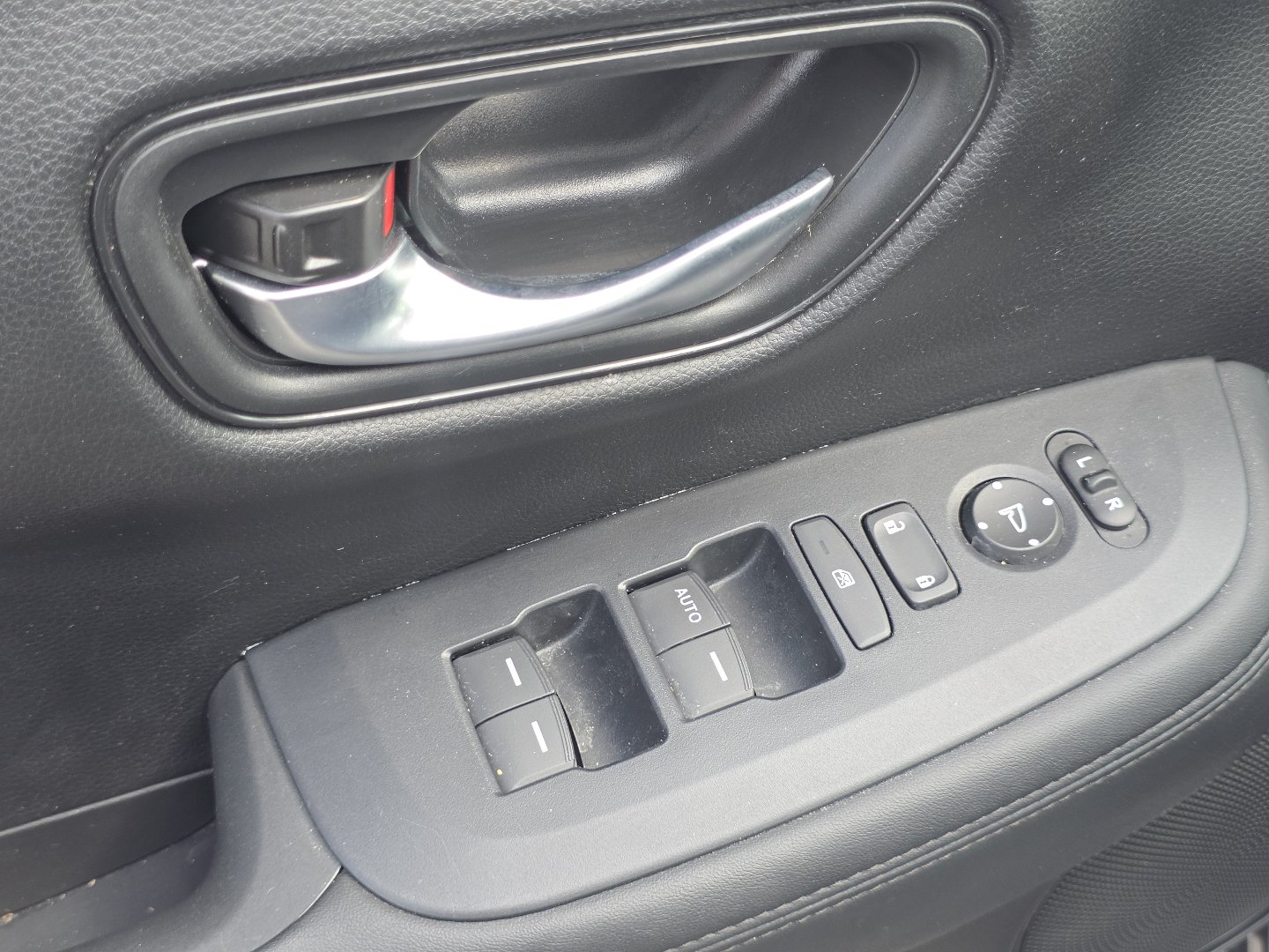 Certified 2024 Honda HR-V LX image 26