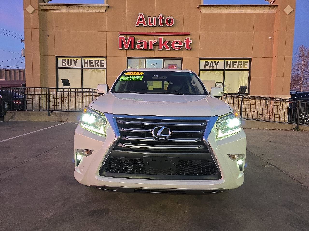 Used 2015 Lexus GX 460 Luxury image 2