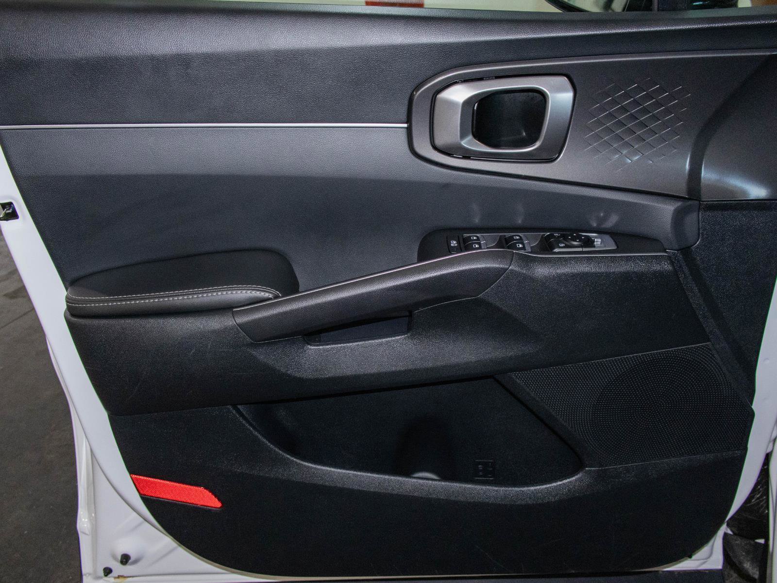 New 2025 Kia Sorento S w/ Panoramic Sunroof Package image 11