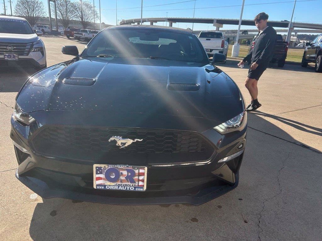 Used 2018 Ford Mustang Premium RWD image 14