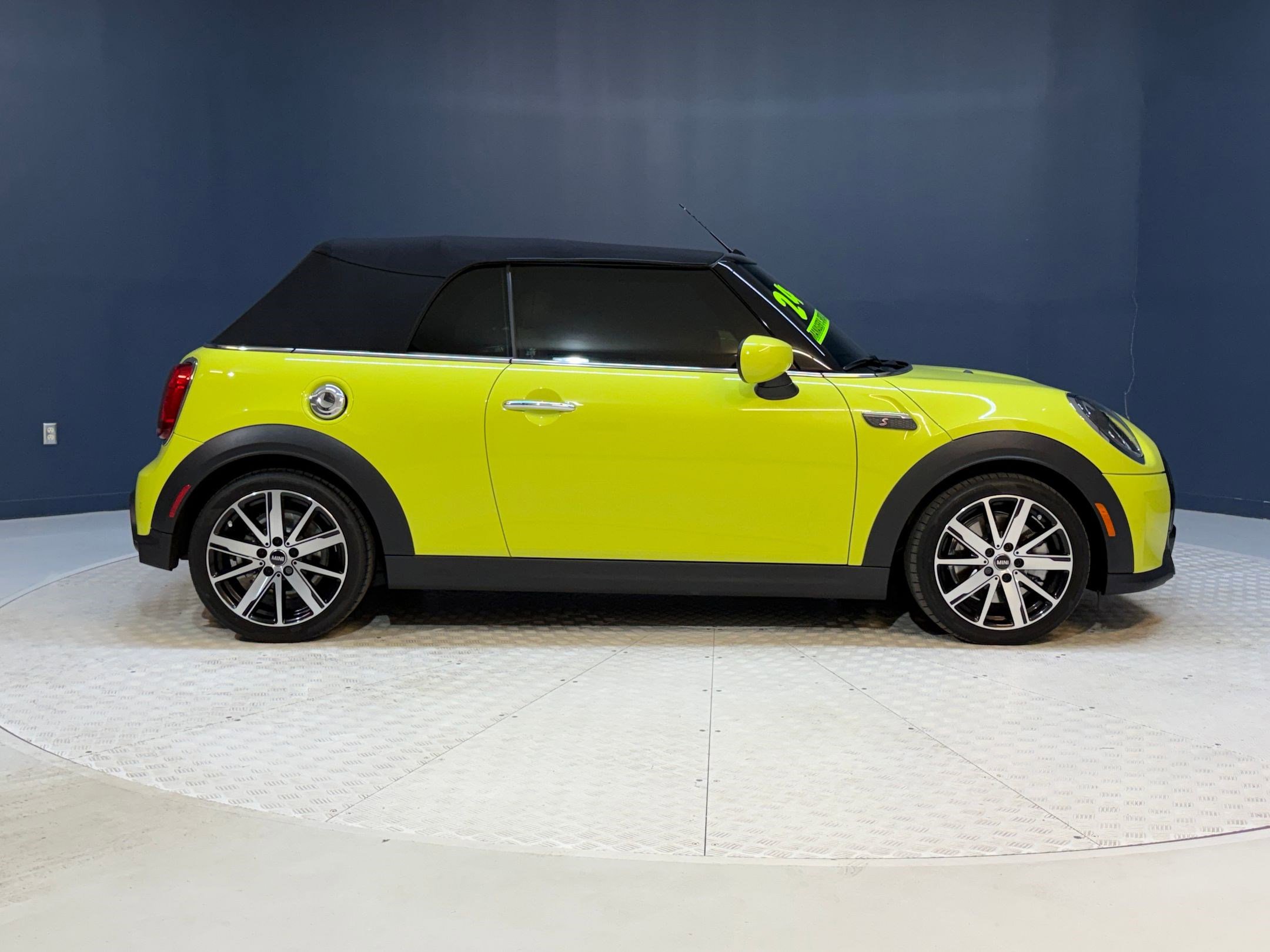 Used 2024 MINI Cooper S w/ Signature Upholstery Package image 8