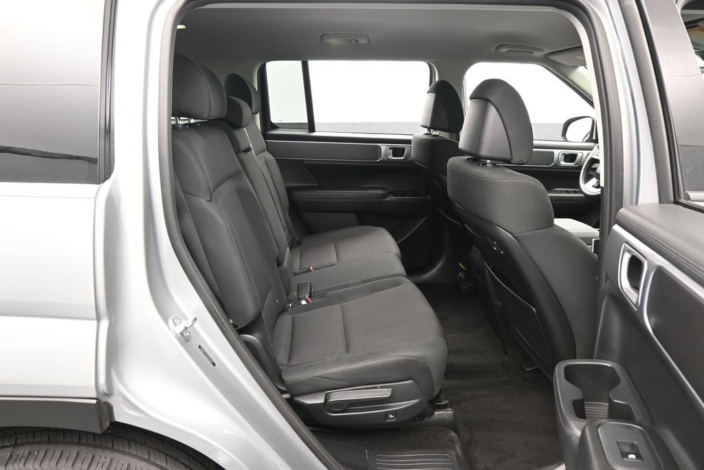 Used 2025 Hyundai Santa Fe SE FWD image 36