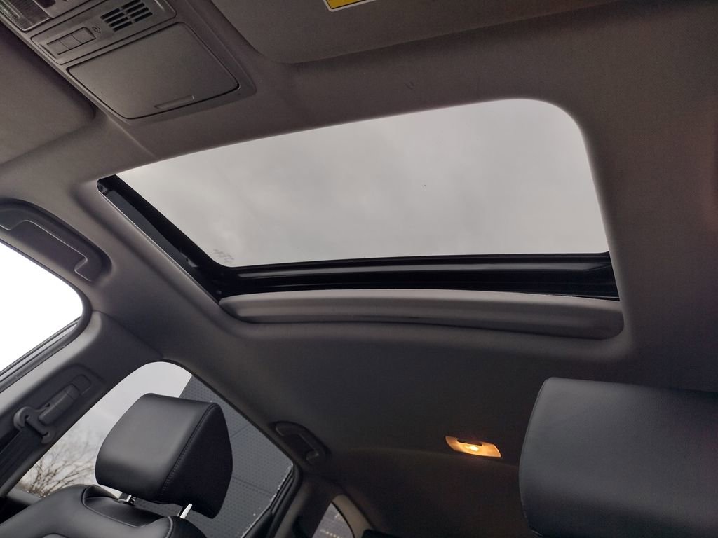 Used 2022 Honda CR-V EX-L image 5