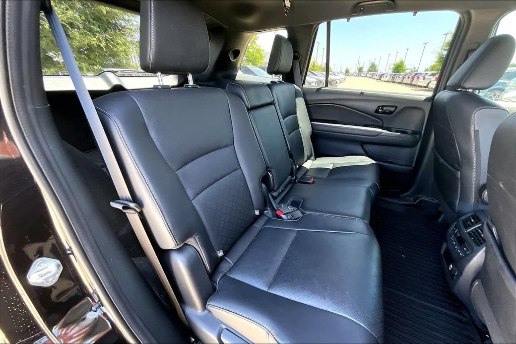 Used 2023 Honda Passport Elite image 32