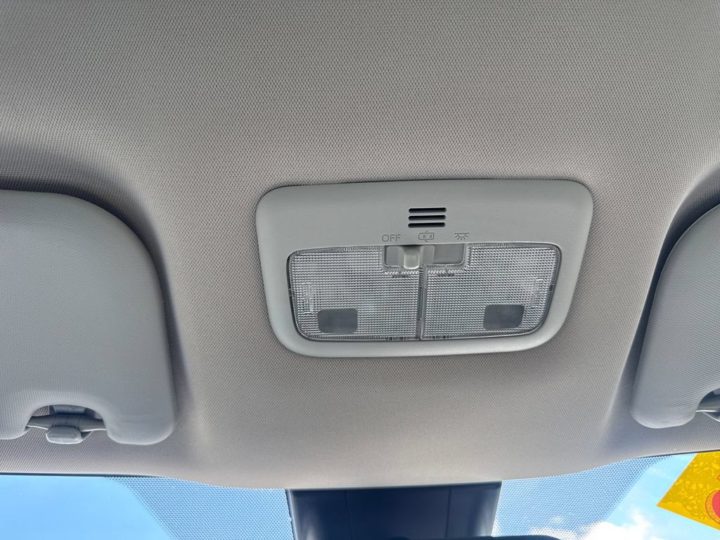 Used 2017 Toyota Corolla L FWD image 27