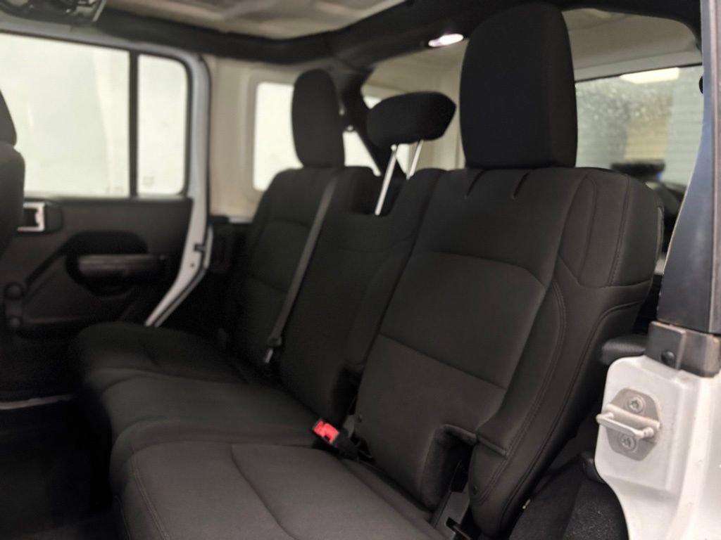 Used 2018 Jeep Wrangler Unlimited Sport AWD/4WD image 8