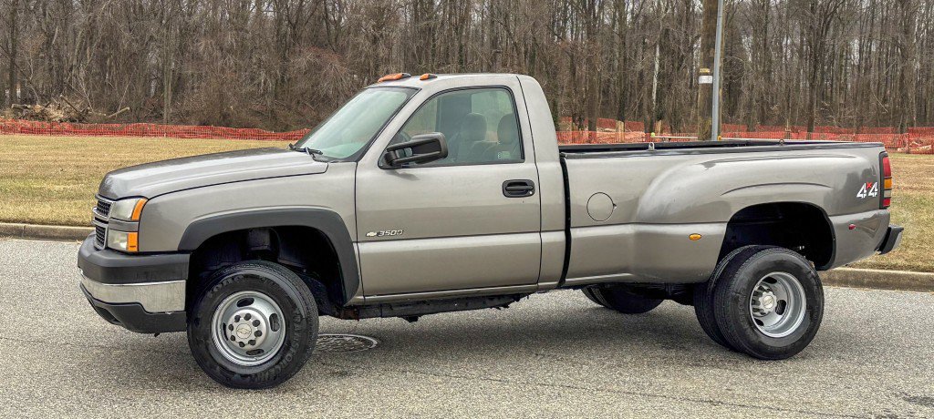 Used 2006 Chevrolet Silverado 3500 Work Truck w/ Snow Plow Prep Package image 5