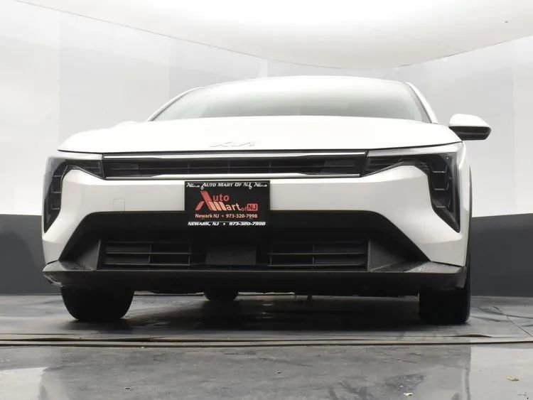 Used 2025 Kia K4 image 13