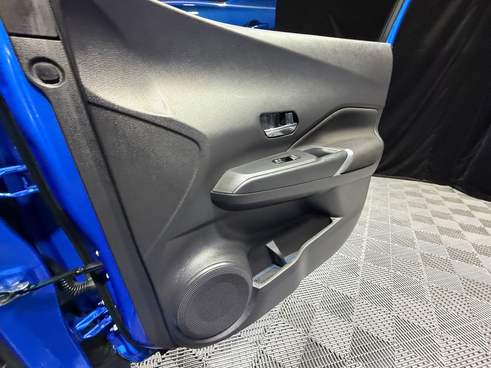 Used 2023 Nissan Kicks SV FWD image 16