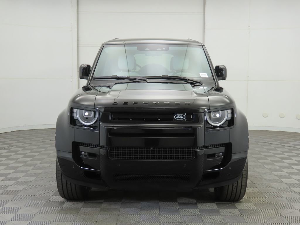 New 2026 Land Rover Defender 130 X-Dynamic SE image 2