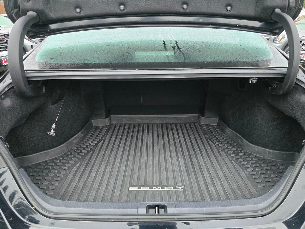 Used 2024 Toyota Camry SE image 17