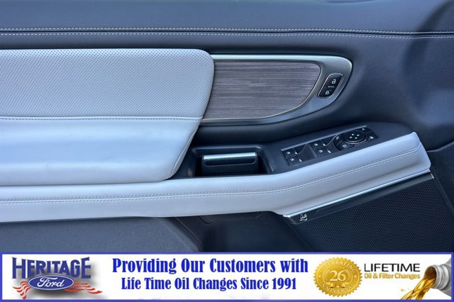 New 2026 Ford Expedition Platinum image 11