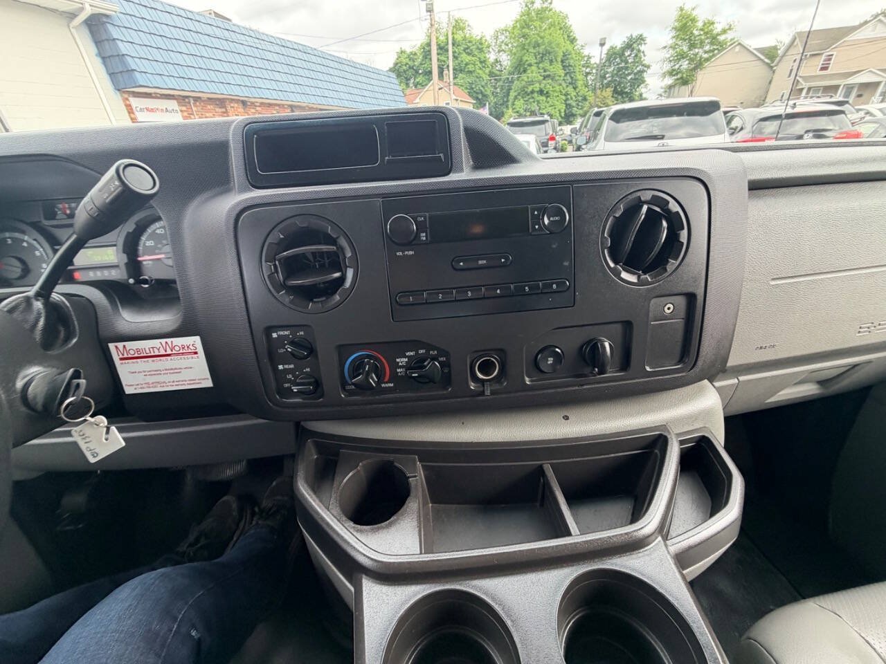 Used 2014 Ford E-250 and Econoline 250 Extended w/ Power Group RWD image 7