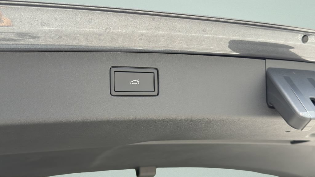 New 2026 Volkswagen Tiguan SE FWD image 27