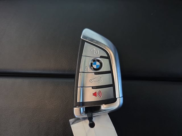 Used 2022 BMW X7 xDrive40i w/ M Sport Package AWD/4WD image 39