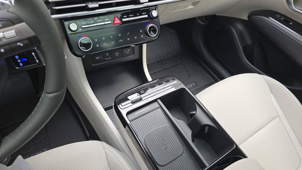 New 2026 Hyundai Tucson Limited FWD image 15