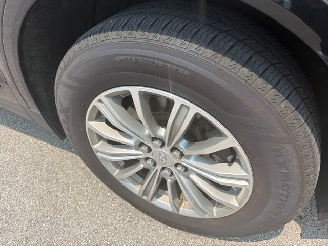 Used 2019 Cadillac XT5 Luxury AWD/4WD image 3
