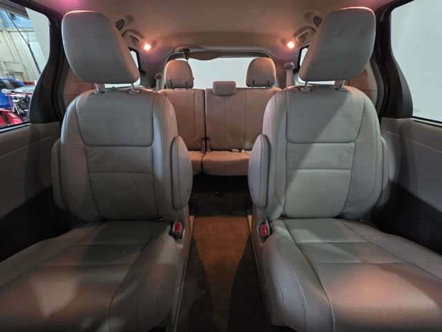 Used 2017 Toyota Sienna XLE w/ XLE Navigation Package image 15