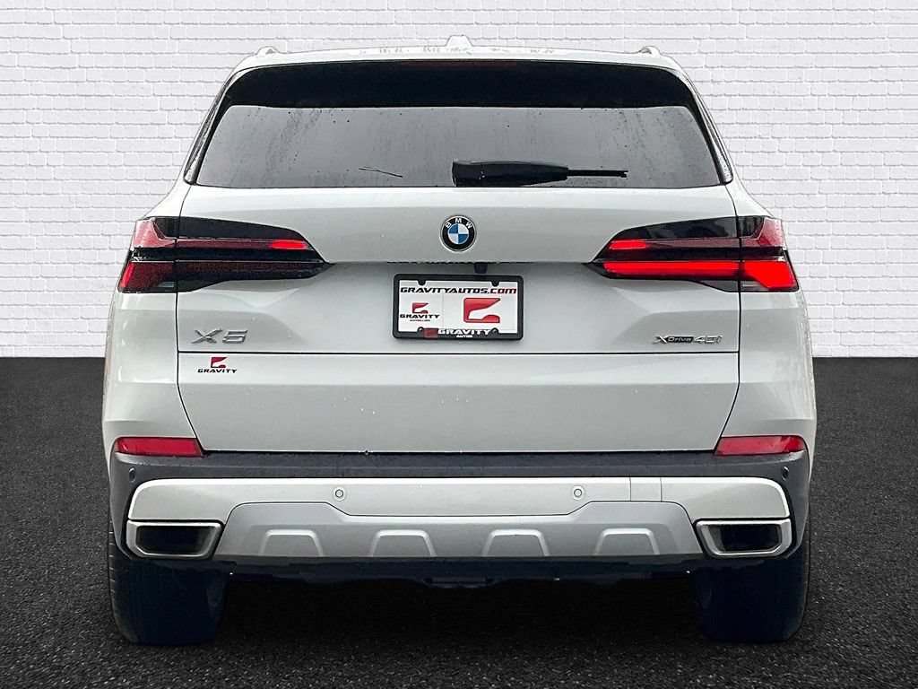 Used 2024 BMW X5 xDrive40i w/ Parking Assistance Package AWD/4WD image 5
