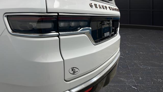 Used 2024 Jeep Grand Wagoneer Series III image 36