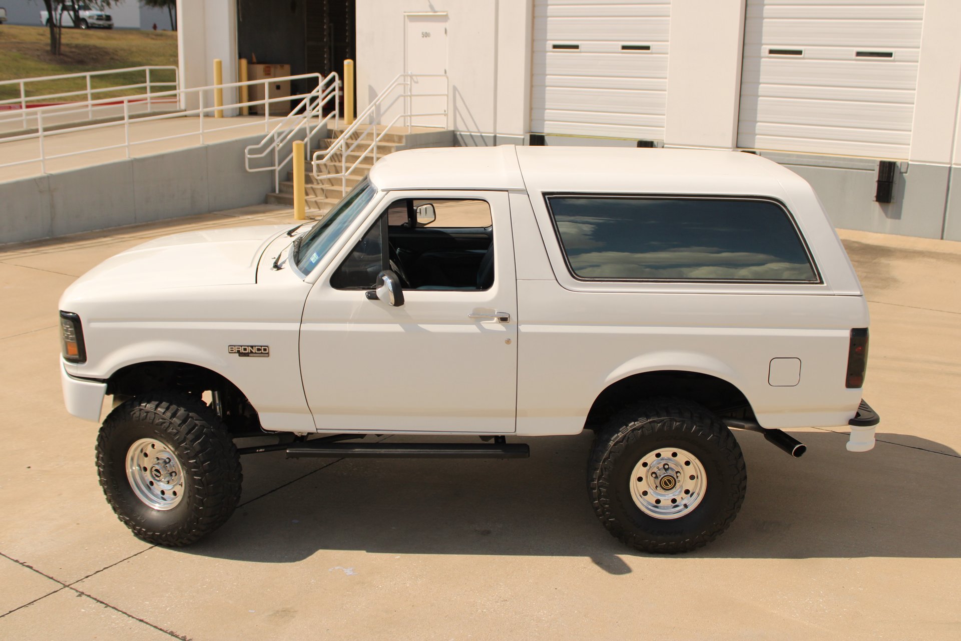 Used 1993 Ford Bronco XLT AWD/4WD image 5