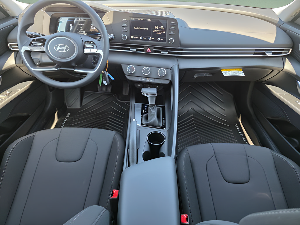 New 2026 Hyundai Elantra SE FWD image 15