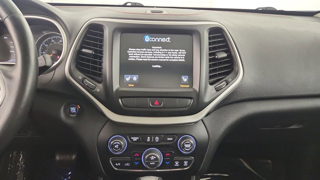 Used 2015 Jeep Cherokee Trailhawk w/ Comfort/Convenience Group AWD/4WD image 13