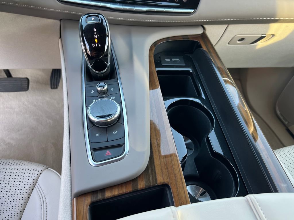 Certified 2024 Cadillac Escalade ESV Sport Platinum w/ LPO, ONYX Package AWD/4WD image 33