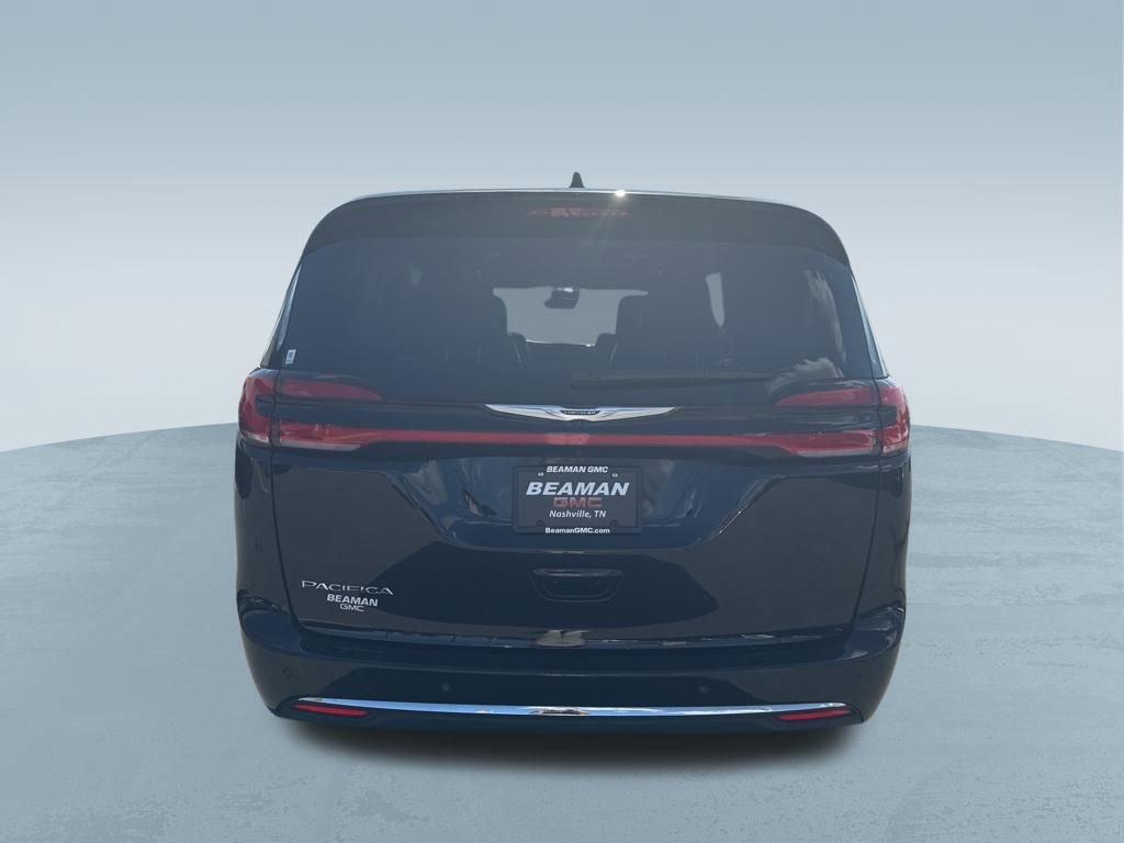 Used 2025 Chrysler Pacifica Select FWD image 7