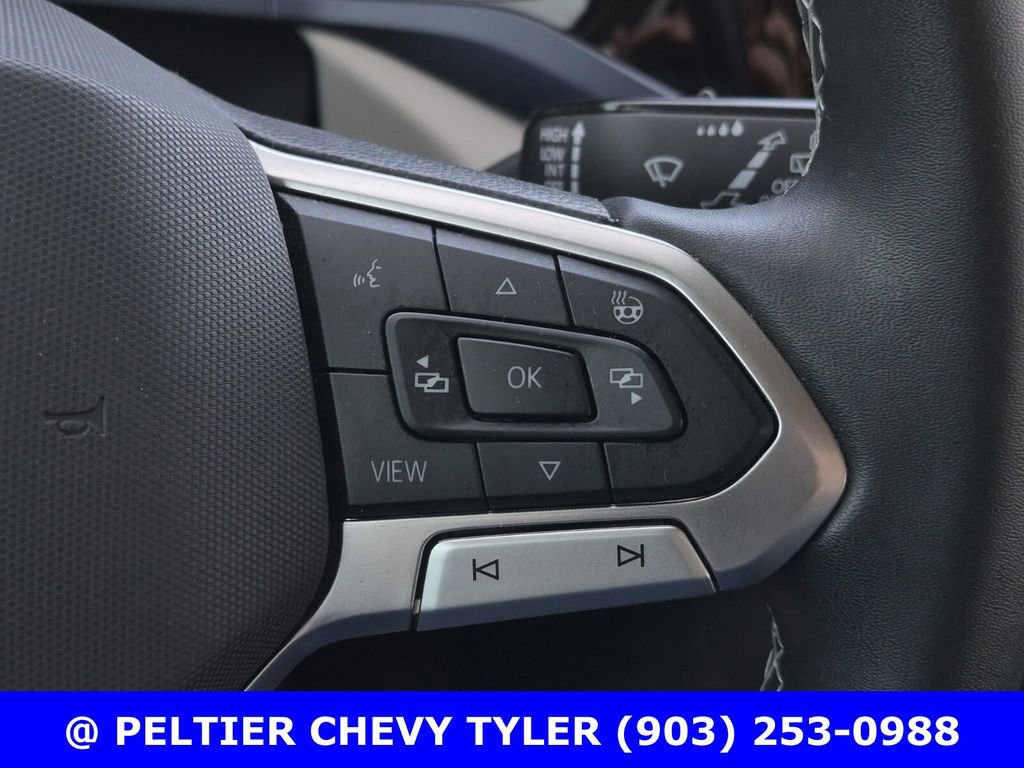 Used 2023 Volkswagen Taos SE w/ Black Wheel Package image 19