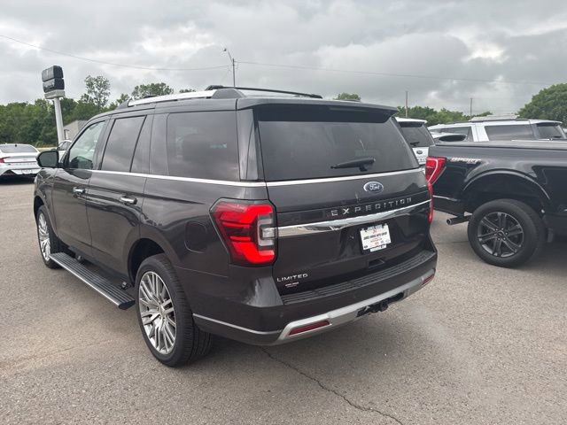 Used 2024 Ford Expedition Limited AWD/4WD image 3