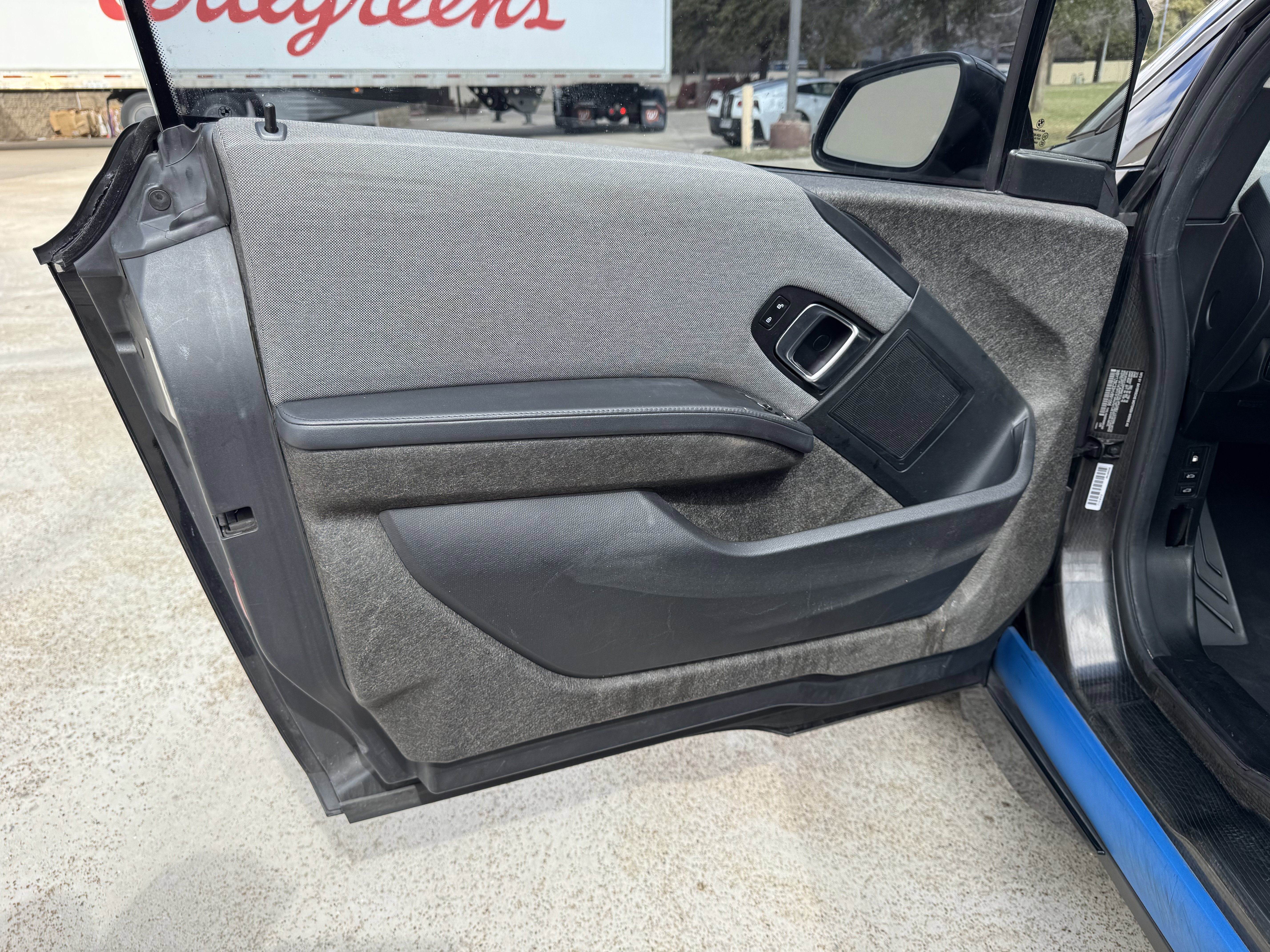 Used 2017 BMW i3 w/ Range Extender image 18