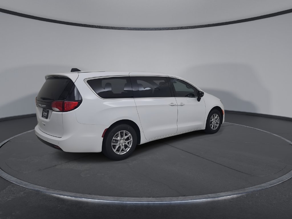 New 2027 Chrysler Pacifica LX FWD image 15