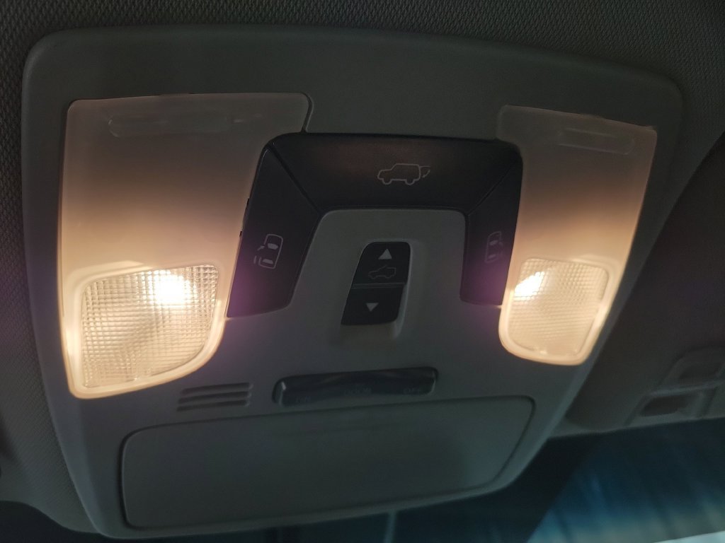 Used 2015 Toyota Sienna SE FWD image 22