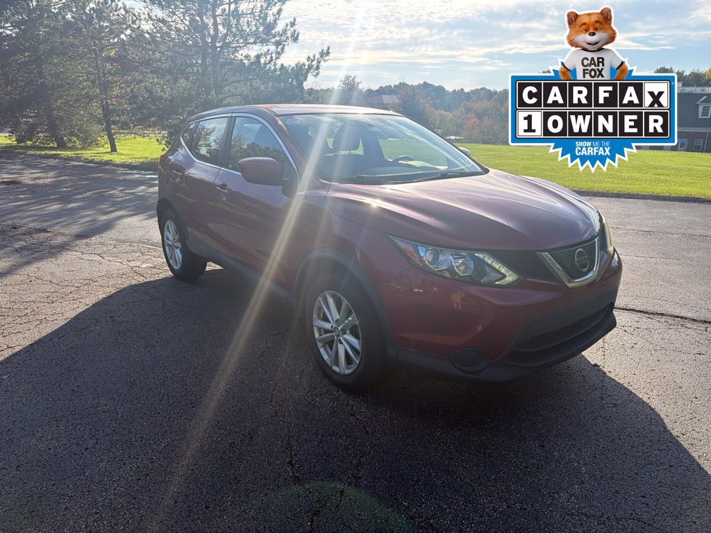 Used 2019 Nissan Rogue Sport S w/ Appearance Package AWD/4WD image 1