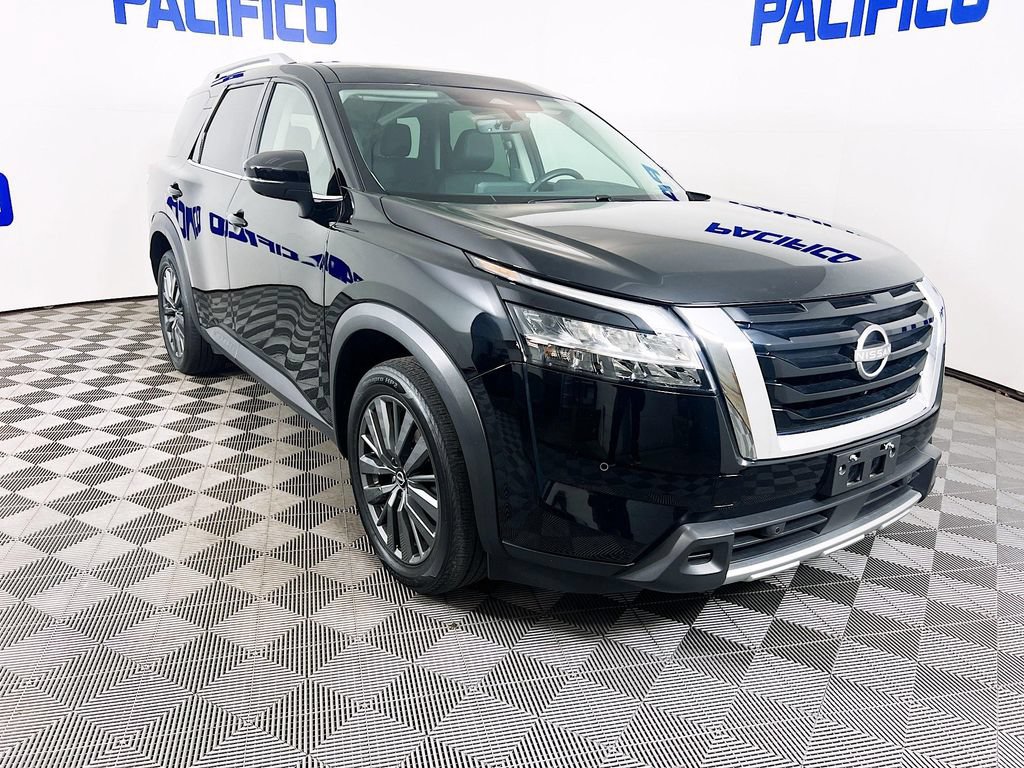 Used 2024 Nissan Pathfinder SL w/ SL Premium Package AWD/4WD image 1