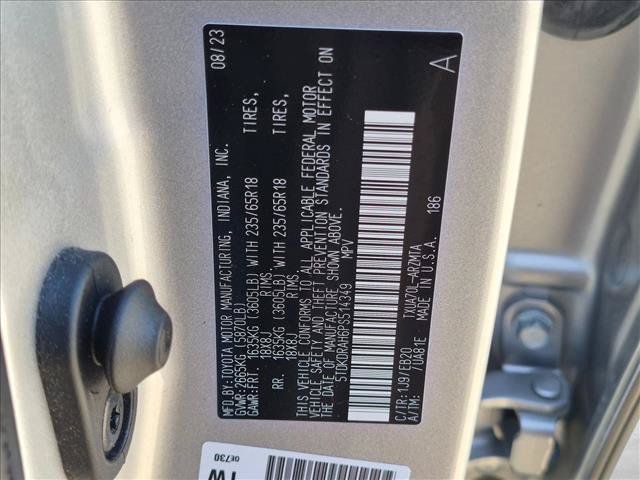 Used 2023 Toyota Highlander XLE FWD image 25
