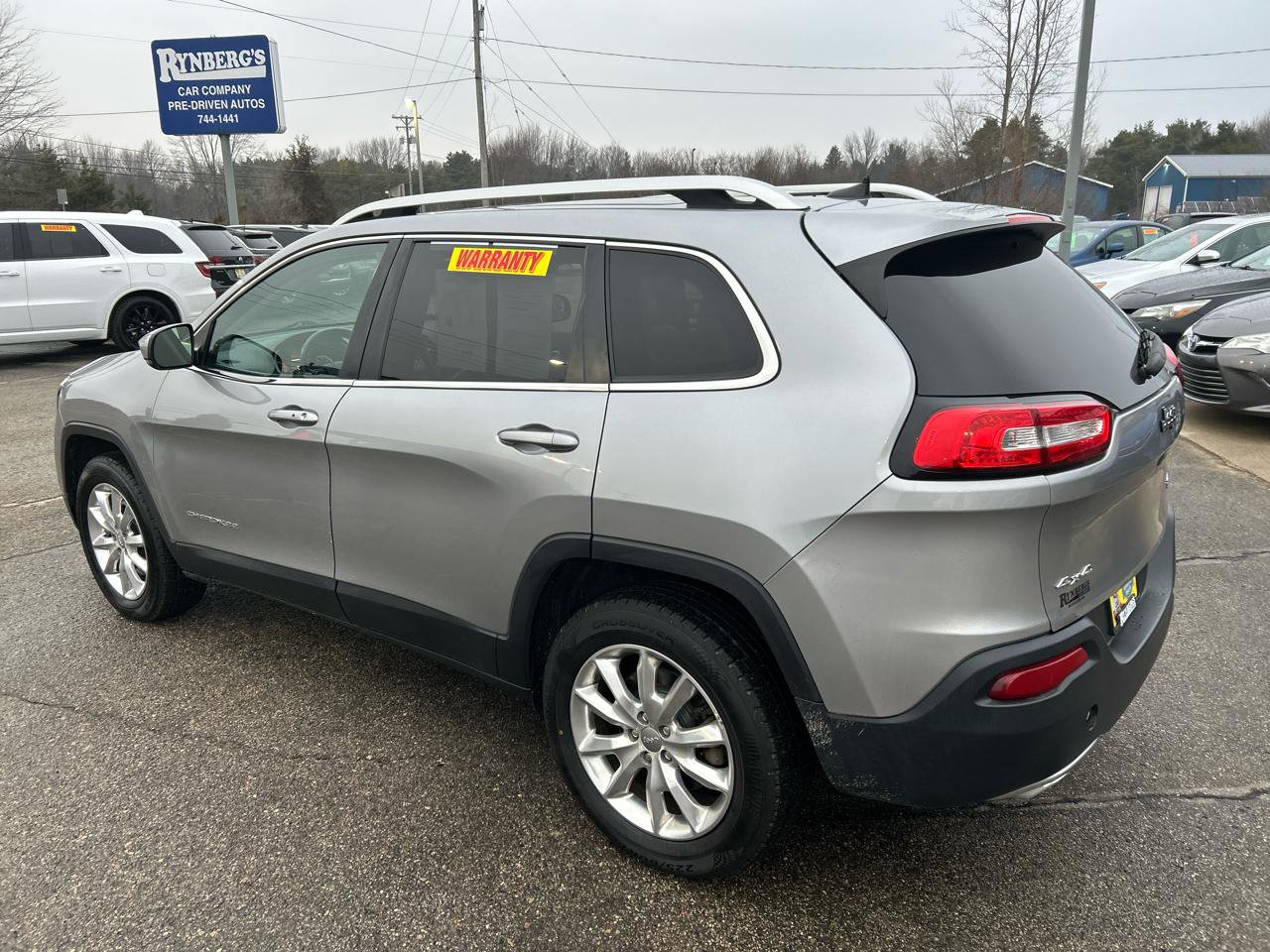 Used 2016 Jeep Cherokee Limited image 2